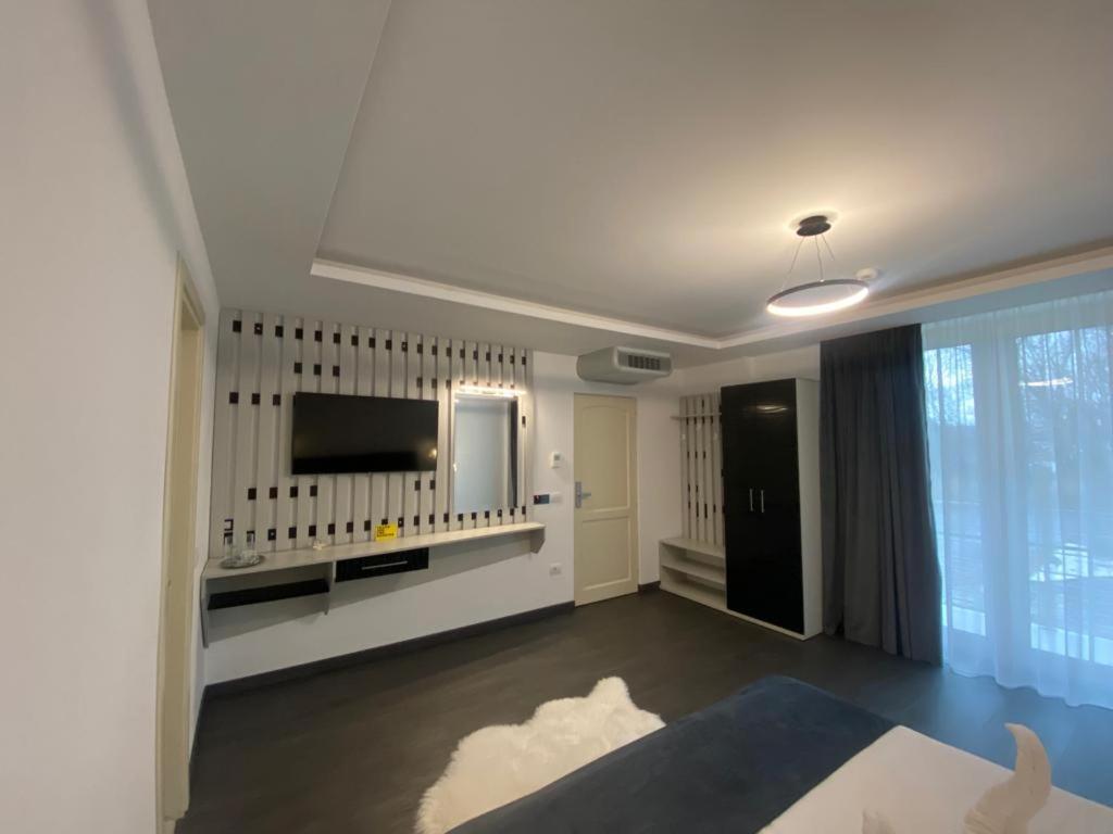 Ocaua Lui Cuza Hotel Tecuci Buitenkant foto