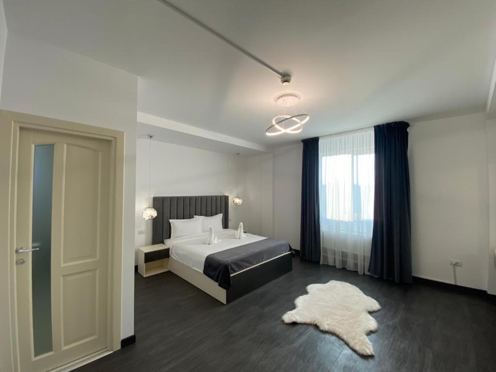 Ocaua Lui Cuza Hotel Tecuci Buitenkant foto